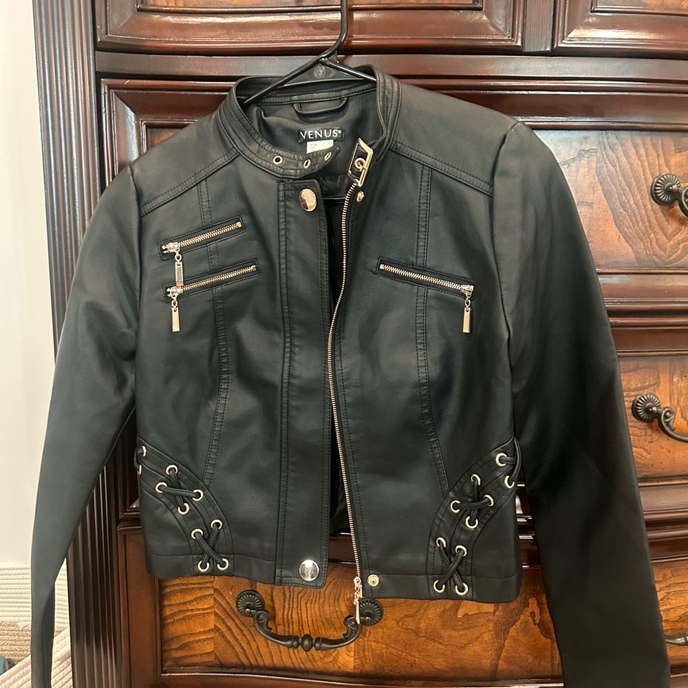 Faux leather cropped jacket